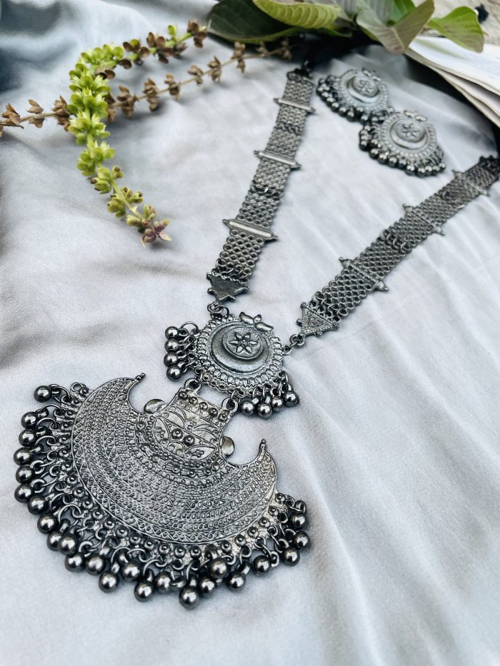 Black long necklace - Image 5