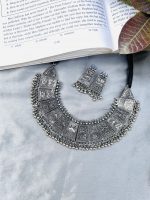 Oxidised choker