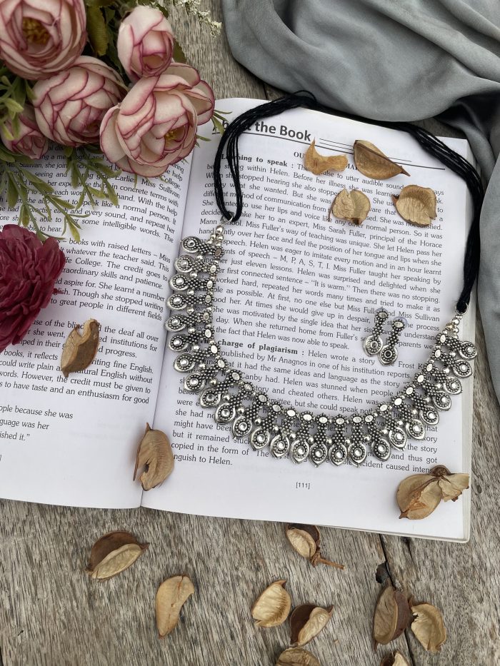 Mansi choker - Image 3