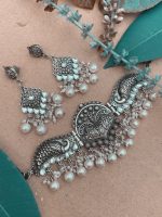 Amaira Choker set