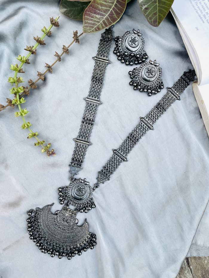 Black long necklace - Image 2
