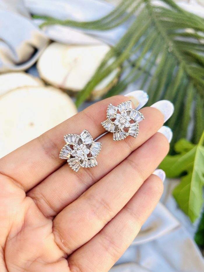 Sukmini earrings - Image 4