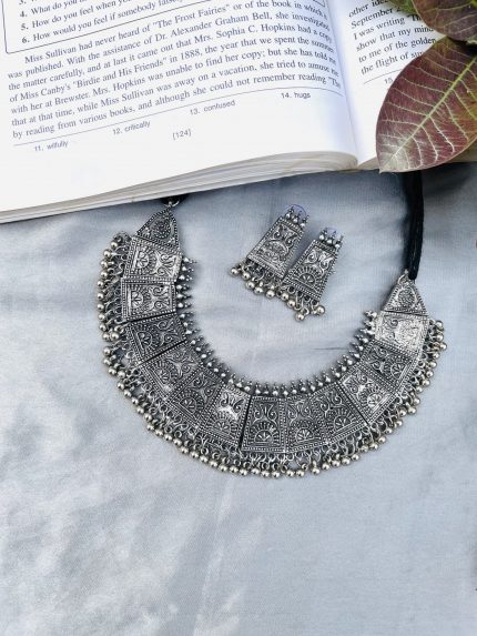 Mona necklace
