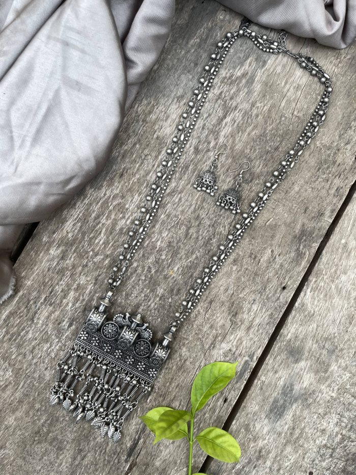 Suhasini long necklace - Image 2