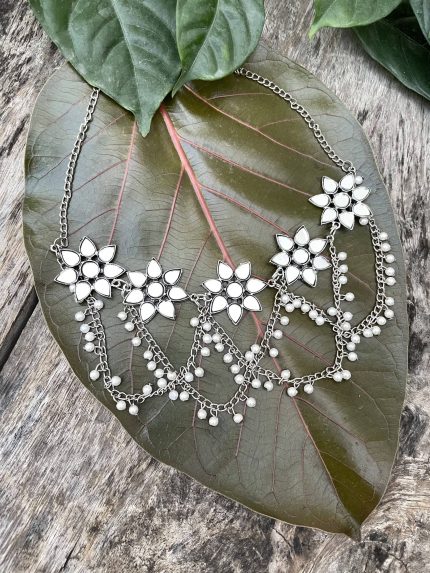 Floral bead hang choker