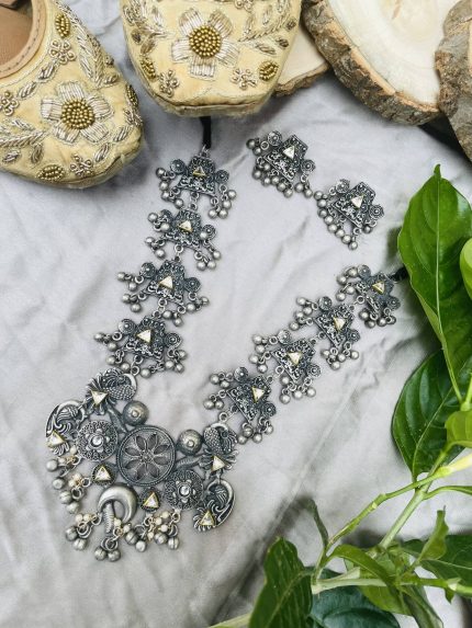 Anna Long necklace