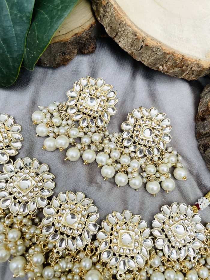 Sampoorna gold necklace - Image 3