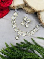 Madona Ad polki necklace - Image 3