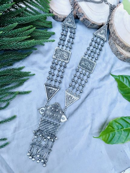 Maitri long necklace