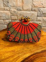 Black red clutch