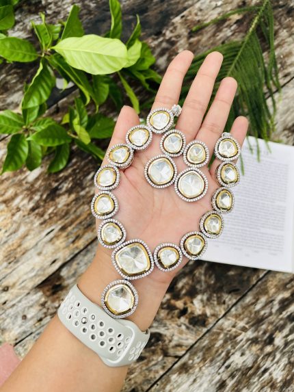 Saba necklace