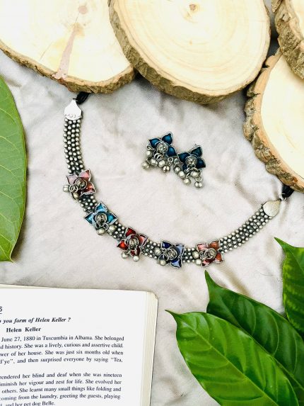 Misti necklace