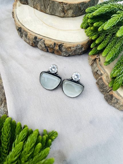 Kriti Monalisa stone earrings