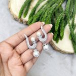 Asim Ad pearl earrings