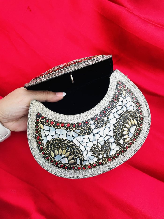 Leena clutch with sling - Image 3