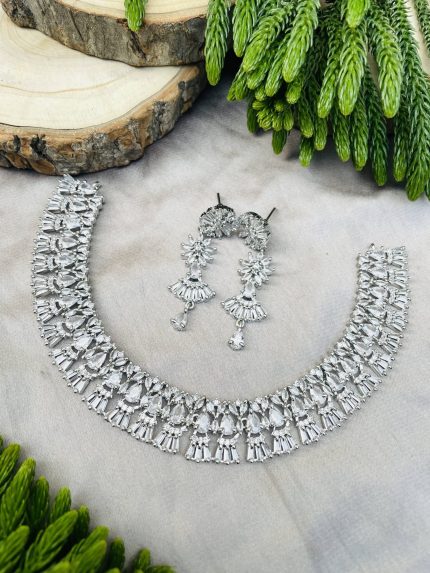 Madhvi Ad necklace