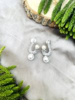 Asim Ad pearl earrings - Image 2