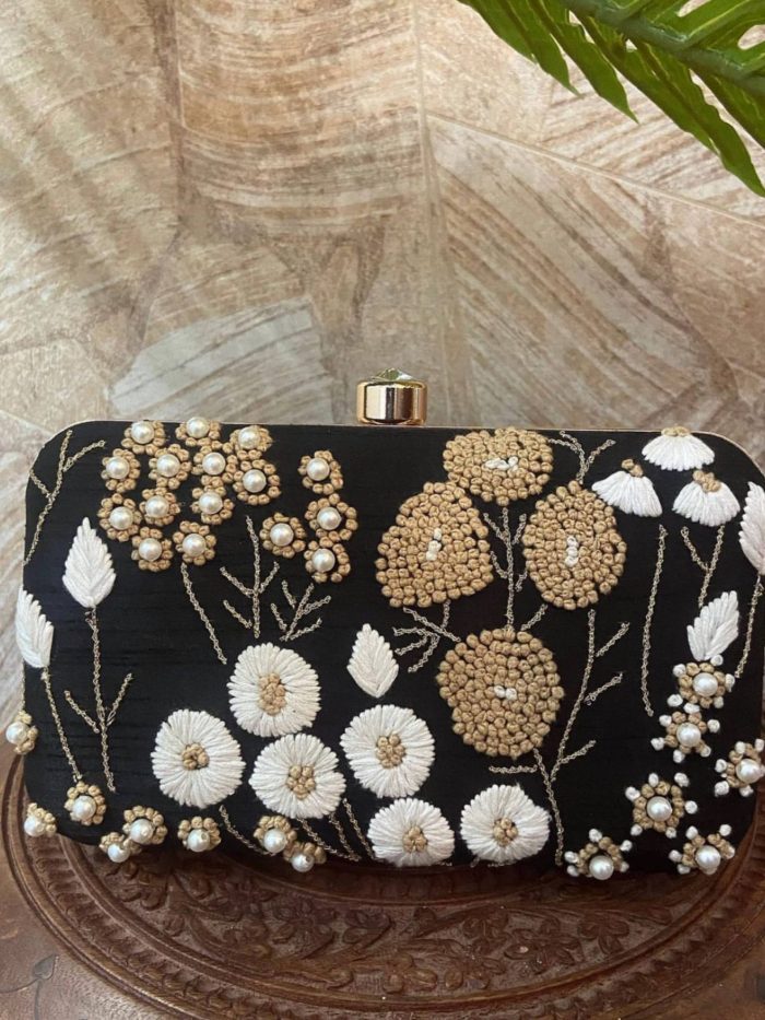 Black embroidery clutch - Image 1