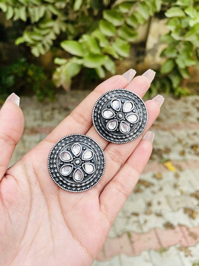 Circle studs - Image 1