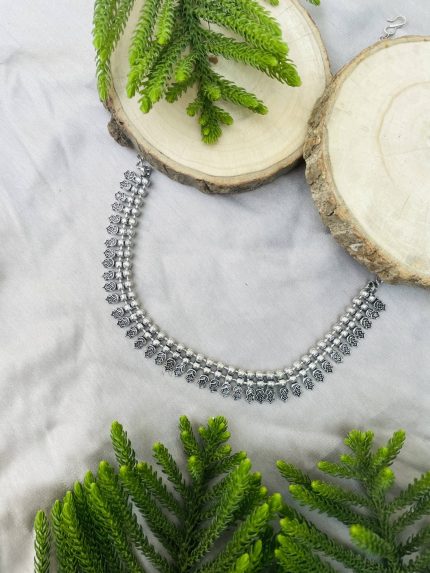 Manguni necklace