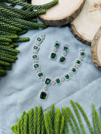 Green American diamond necklace
