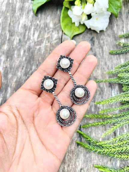 Pearl brass earrings