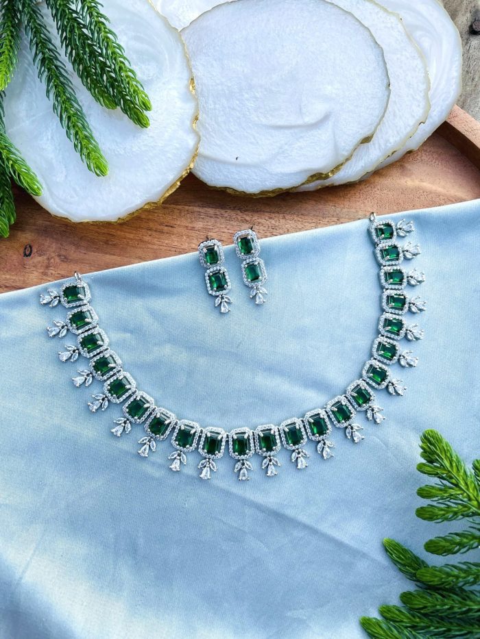 Purva ad necklace green - Image 2