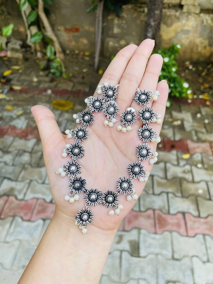 Rafida brass necklace - Image 1