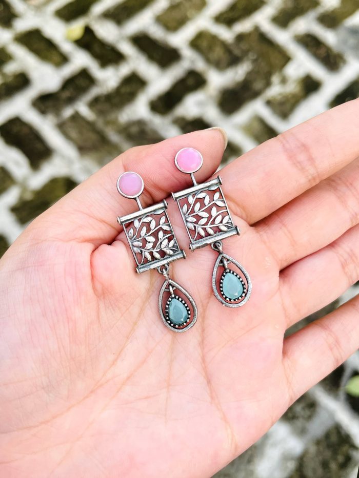 Cute brass earrings - Image 1