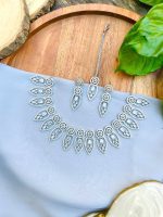 Leaf Ad necklace