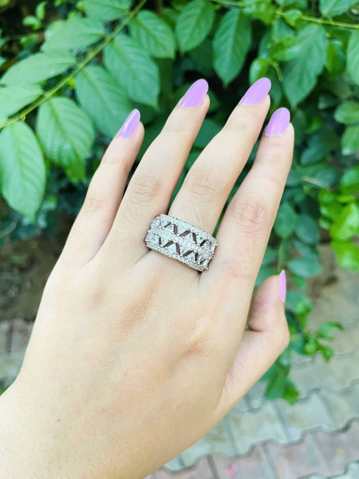 Manvi ad ring - Image 1