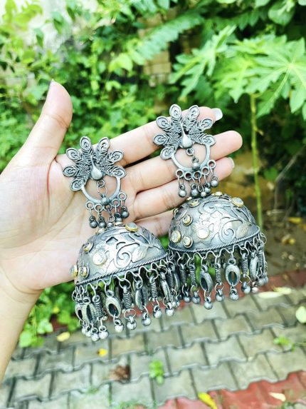 Saloni jhumka
