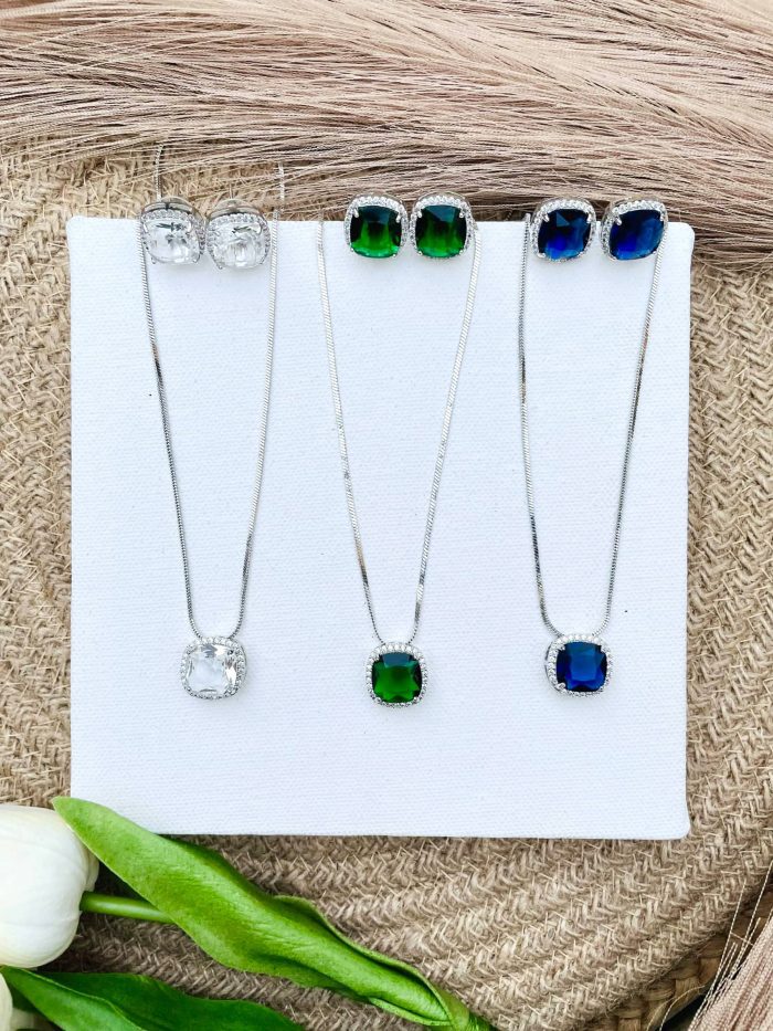 Square ad necklace - Image 1