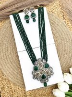 Amaya long necklace Green
