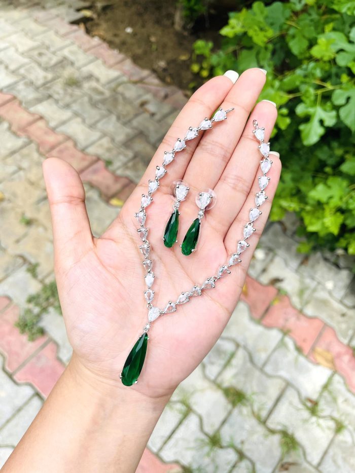 Liza Ad necklace Green - Image 1