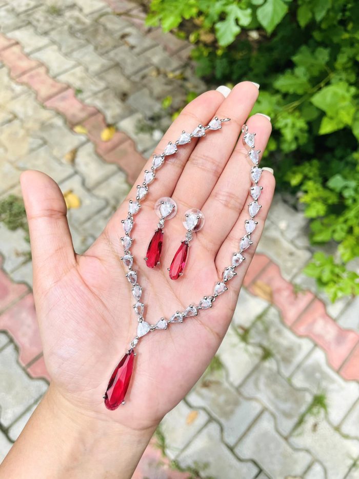 Liza Ad necklace Ruby - Image 2