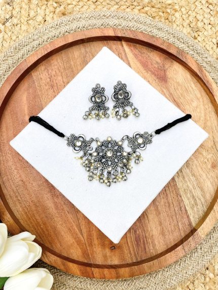 Lakshika necklace