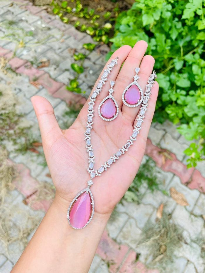 Mirza Ad necklace pink - Image 2