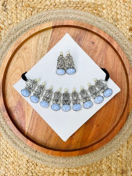 Gunjan choker