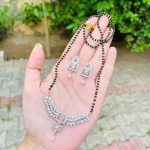 Dipti ad Mangalsutra