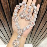 Rucha ad necklace white