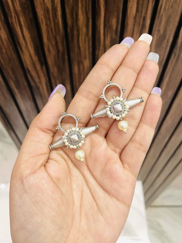 Saloni brass earrings - Image 1