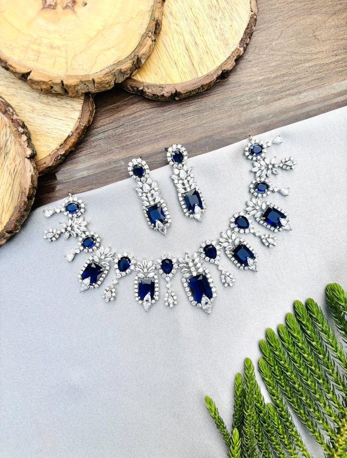 Amreeta ad necklace blue - Image 2