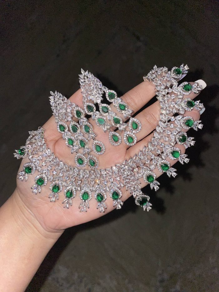 Tripti ad necklace green - Image 1