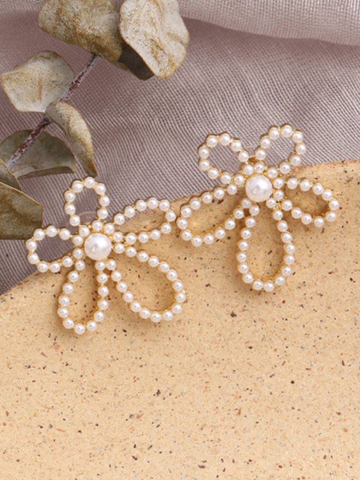 Pearl flower studs - Image 4