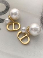 CD pearl earring - Image 6