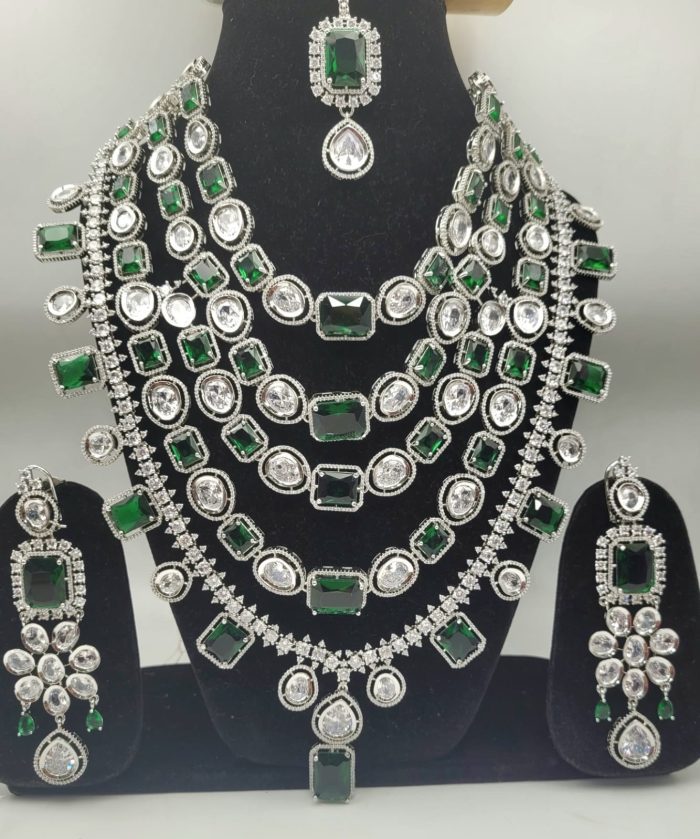 Parineeti Chopra wedding necklace - Image 7