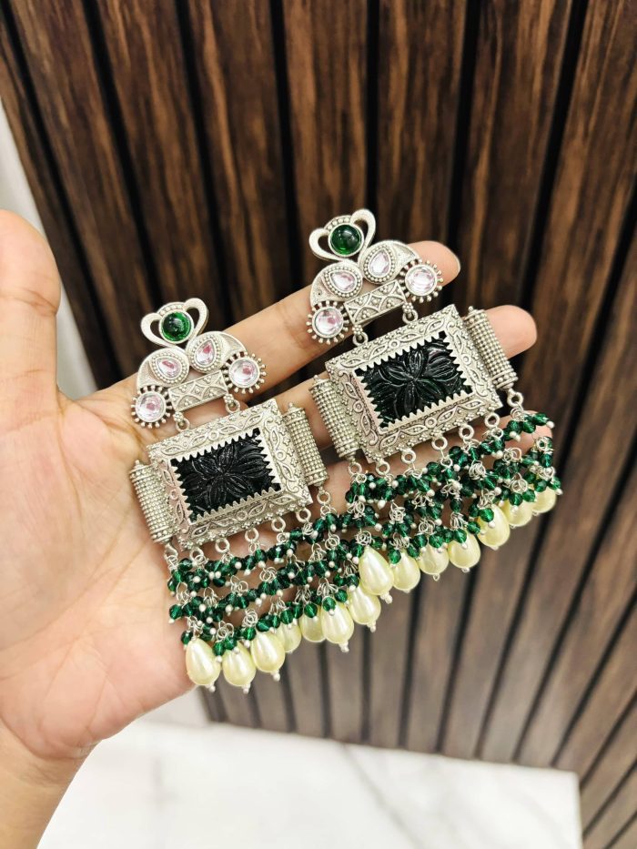 Mahira brass earrings green - Image 2