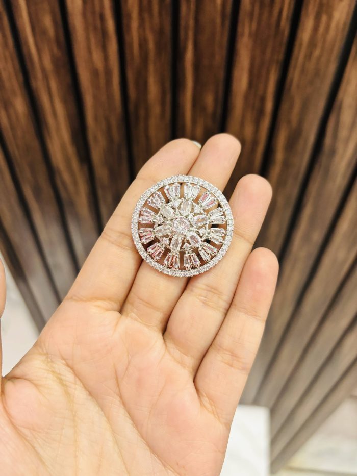 Circle with flower ad ring - Image 1