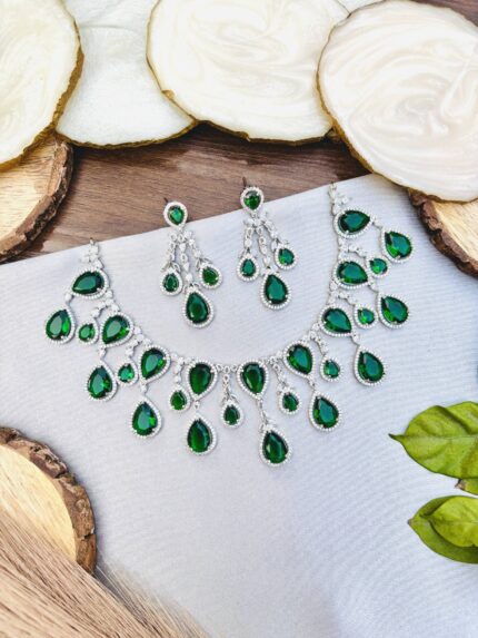 Nora ad necklace Green